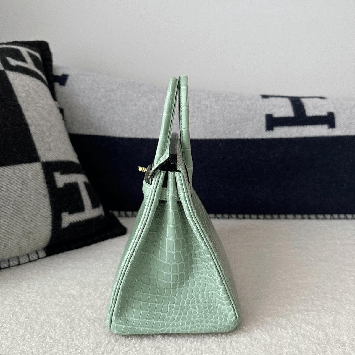 Hermès Set – Kelly 28 Vert d’Eau Alligator Limitierte Edition & Oran Sandalen Grün