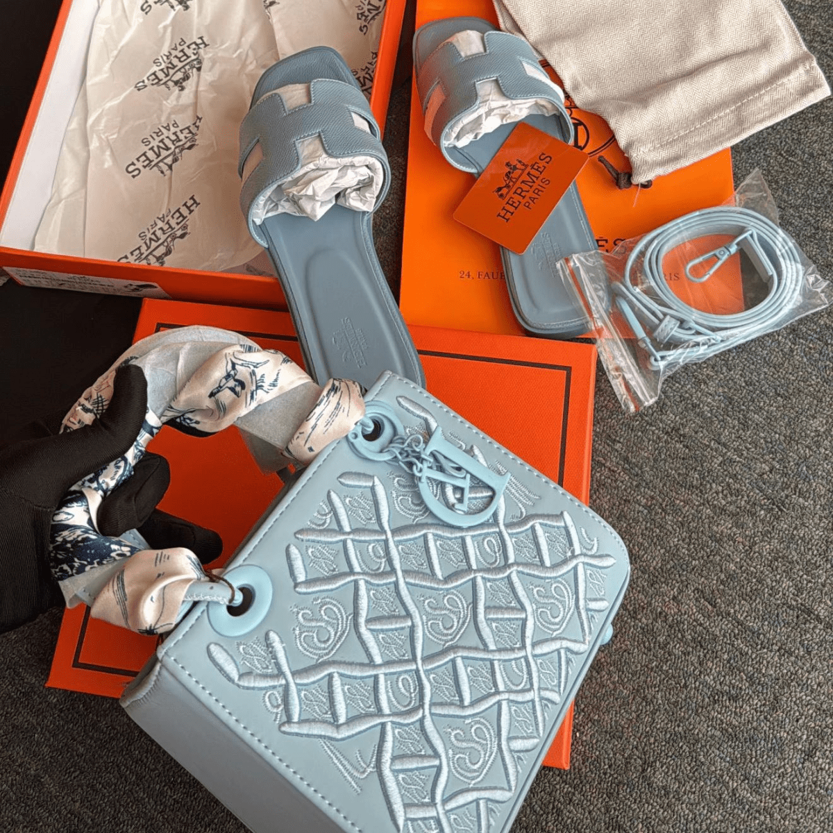 Hermès Oran Hellblau & Dior Lady D-Lite Blau Set