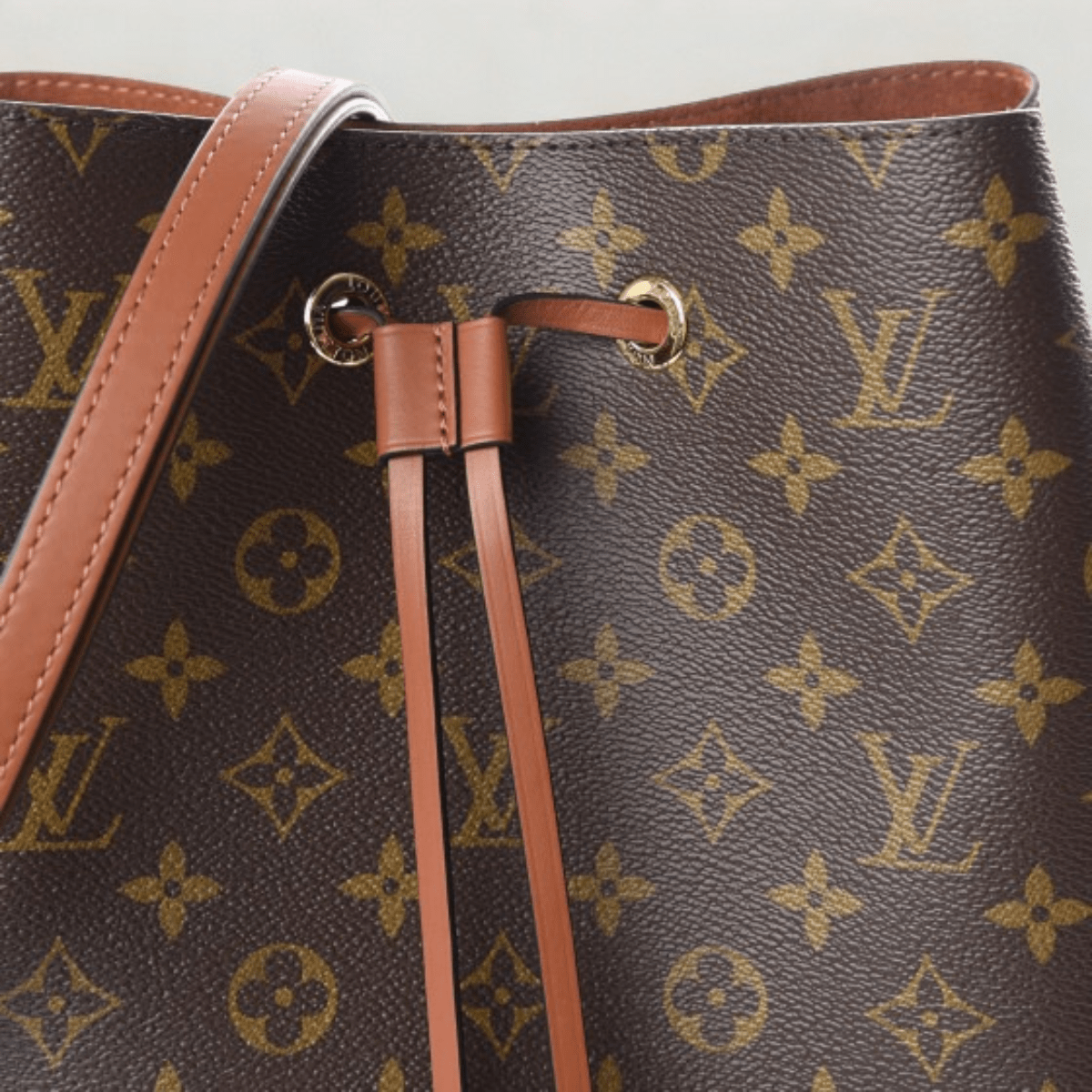 Louis Vuitton – Néonoé MM