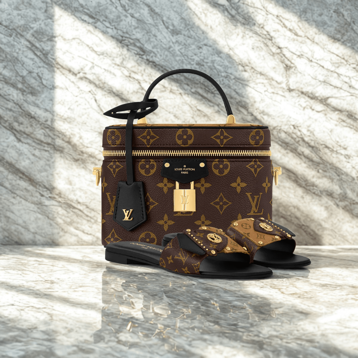 Louis Vuitton – Vanity PM & Frame Sandalen Set
