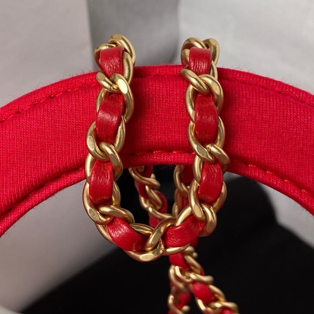 Chanel Matelassé Handtasche – Rot Canvas