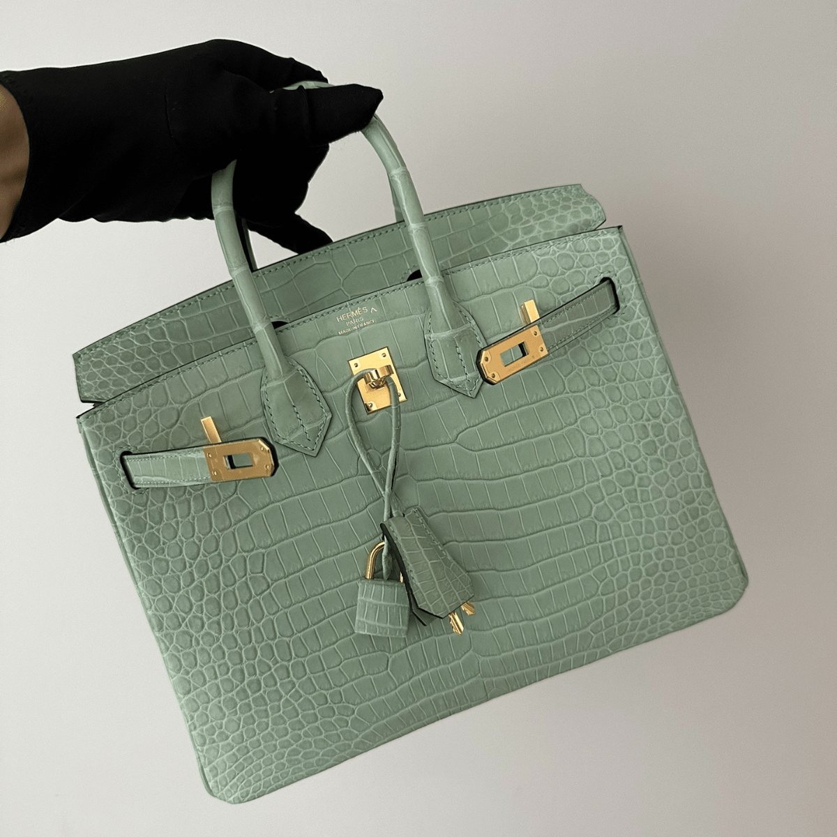Hermès Set – Kelly 28 Vert d’Eau Alligator Limitierte Edition & Oran Sandalen Grün