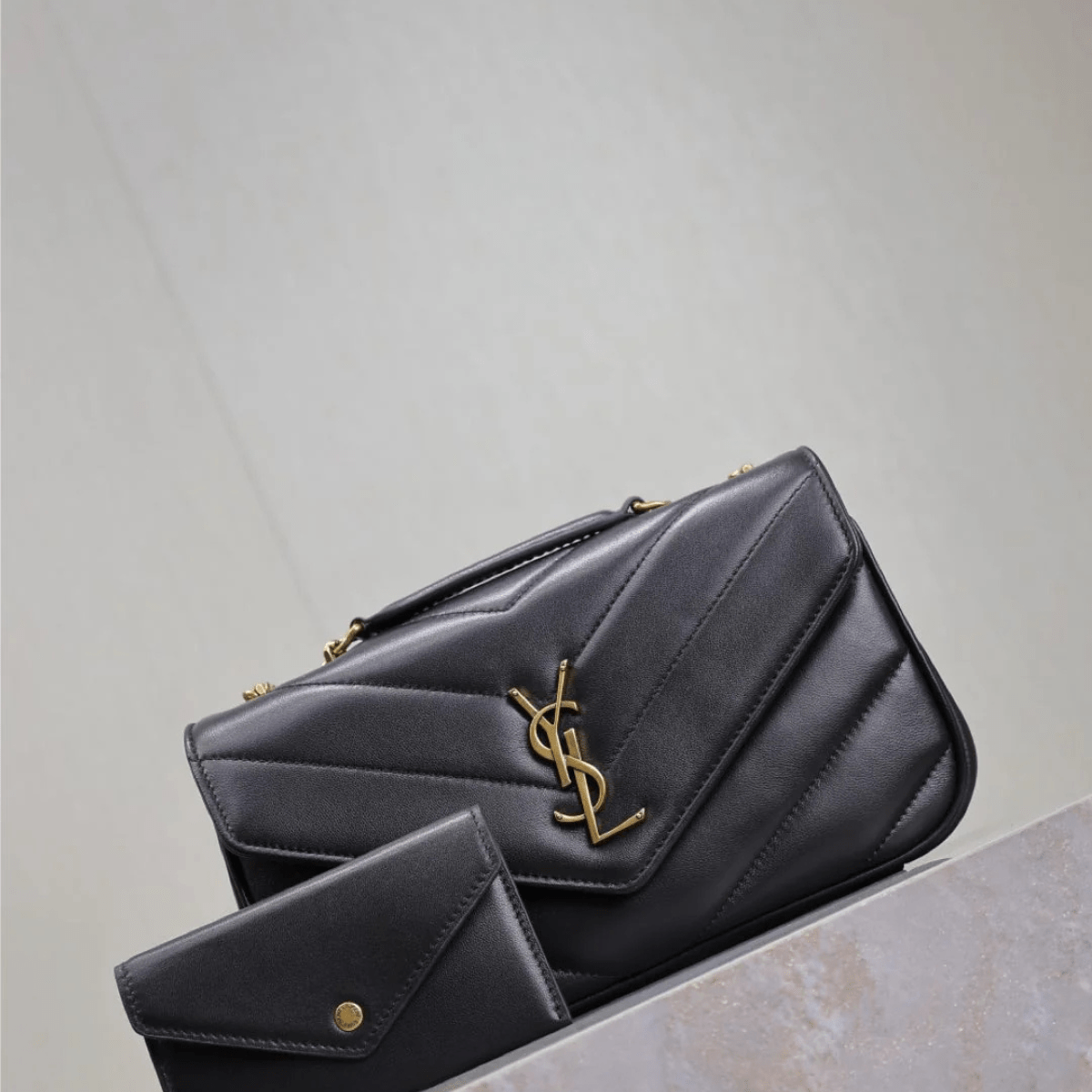 YSL Signature Set – Loulou Tasche & Opyum Sandale