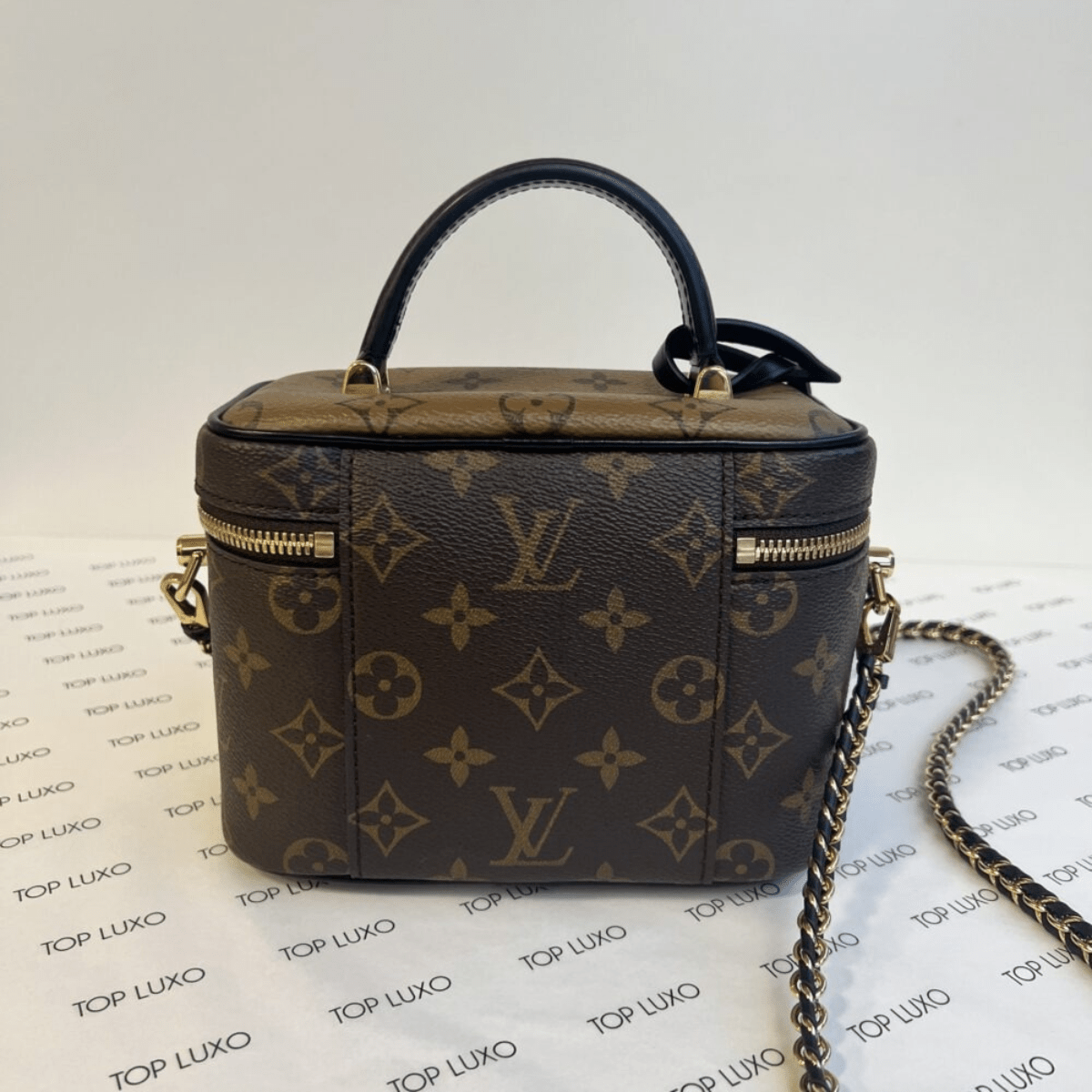 Louis Vuitton – Vanity PM & Frame Sandalen Set