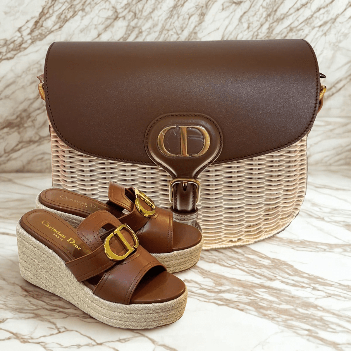 Dior Bobby Medium Bag und 30 Montaigne Wedge Slide Set