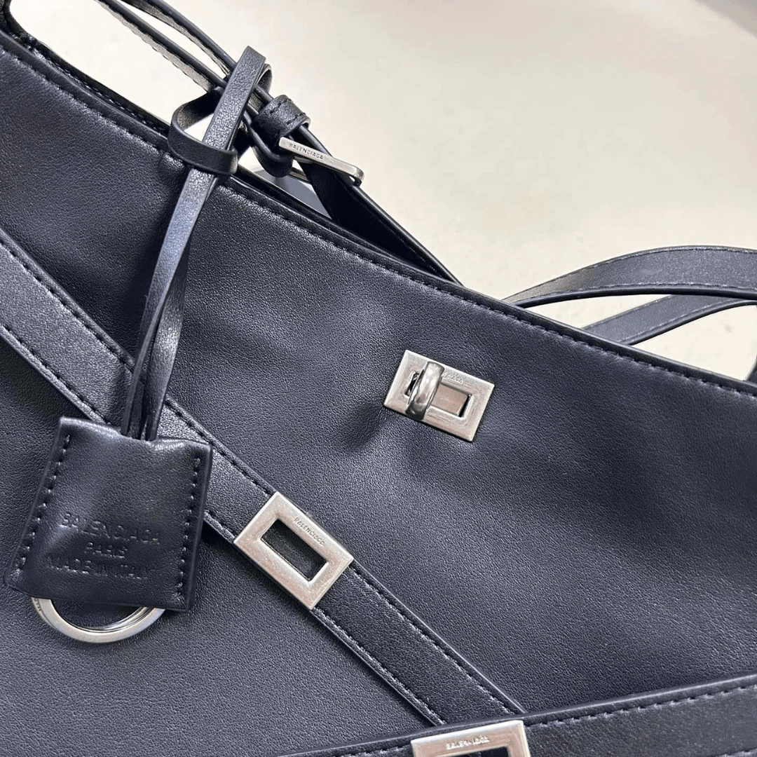 Bel Air Medium Schultertasche für Sie in Schwarz – Balenciaga