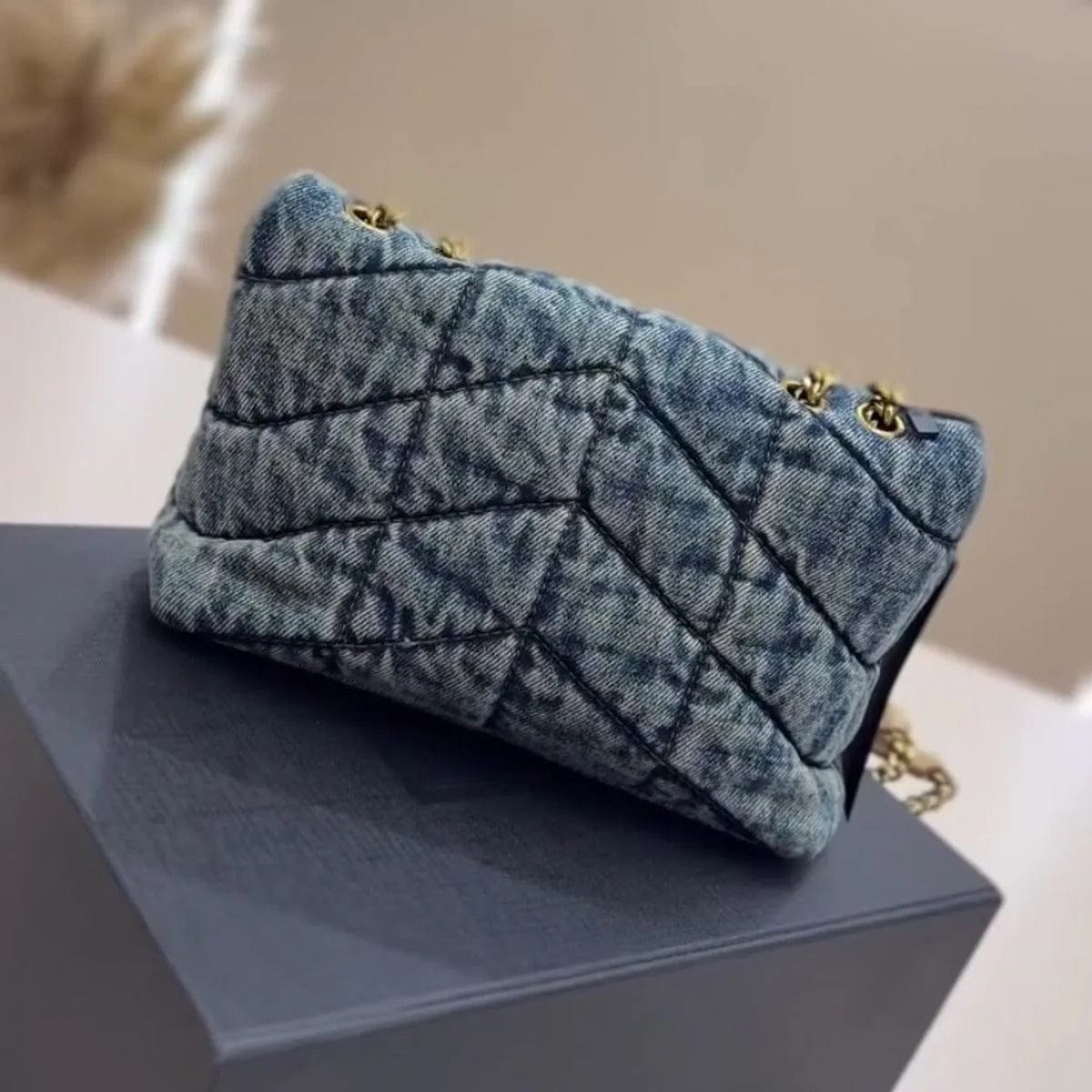 Saint Laurent Loulou Puffer Tasche  in Quilted Vintage Denim